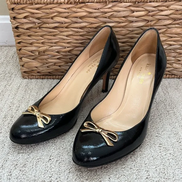 Kate Spade Black Patent Leather Pumps with Gold Bow Size 6.5 - Picture 3 of 13